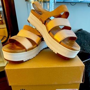 Ugg Braelynn Metallic sandals